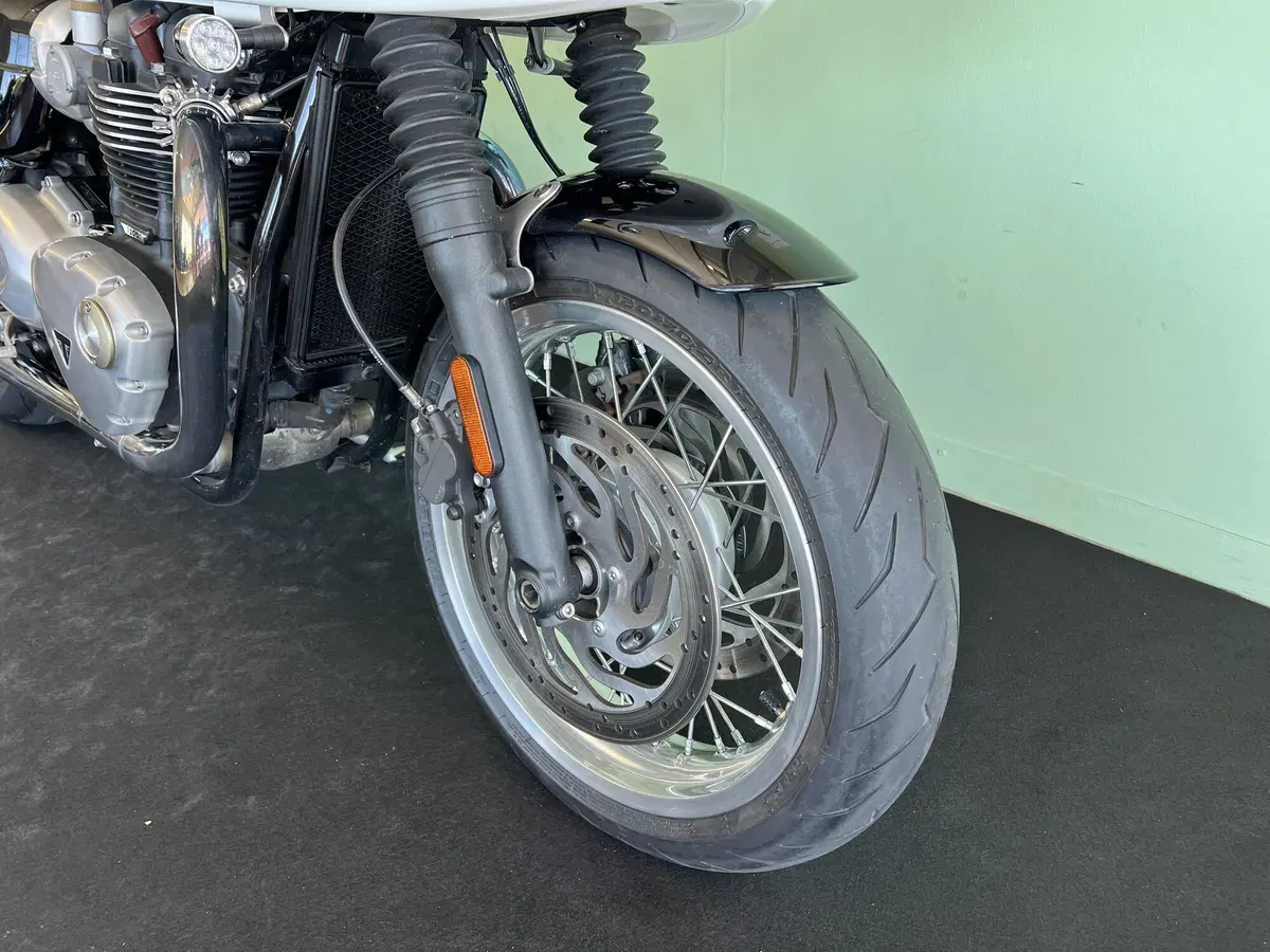 Triumph Thruxton 1200 (2017 - 20) (20)