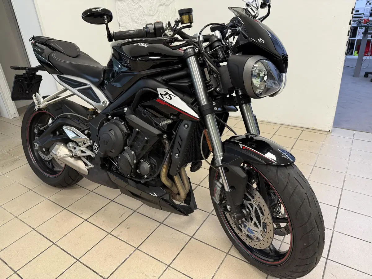 Triumph Street Triple RS (2017 - 19) (3)