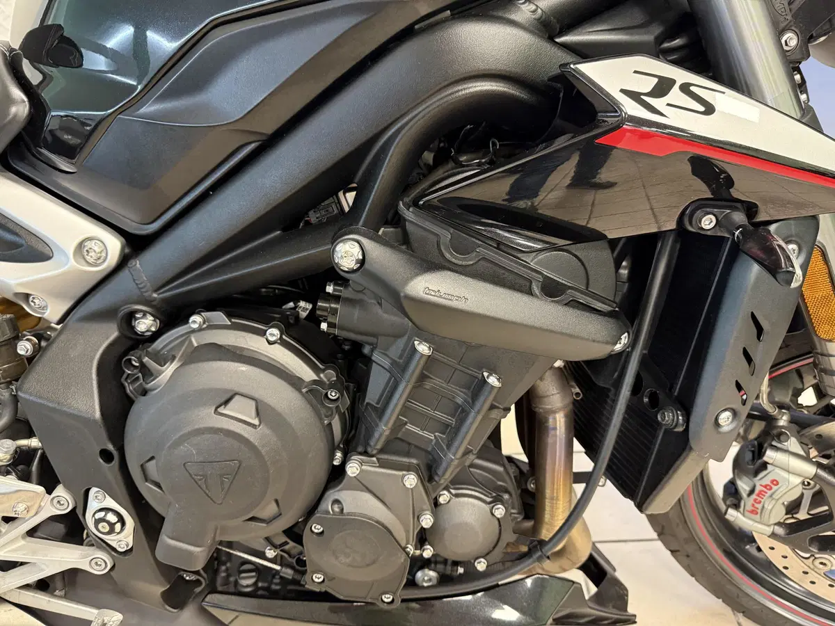 Triumph Street Triple RS (2017 - 19) (9)