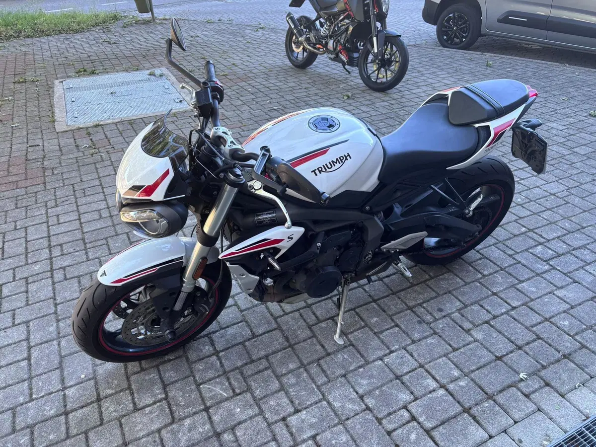 Triumph Street Triple S (2020 - 23) (2)