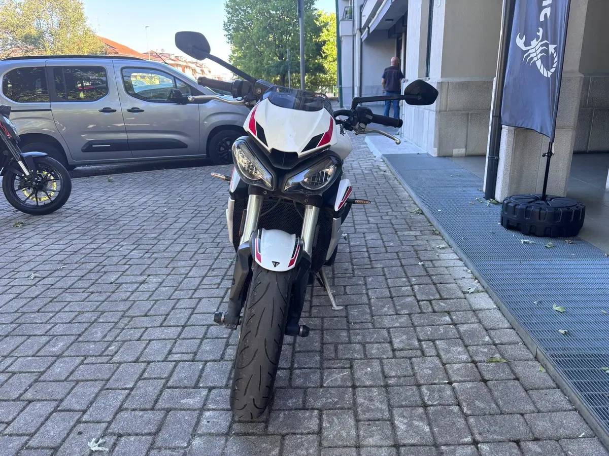 Triumph Street Triple S (2020 - 23) (3)