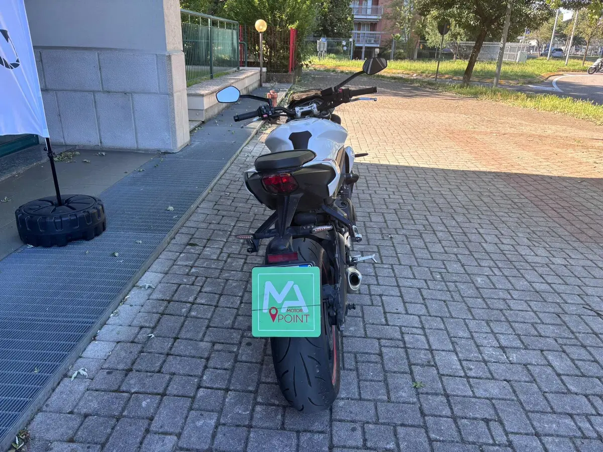 Triumph Street Triple S (2020 - 23) (4)