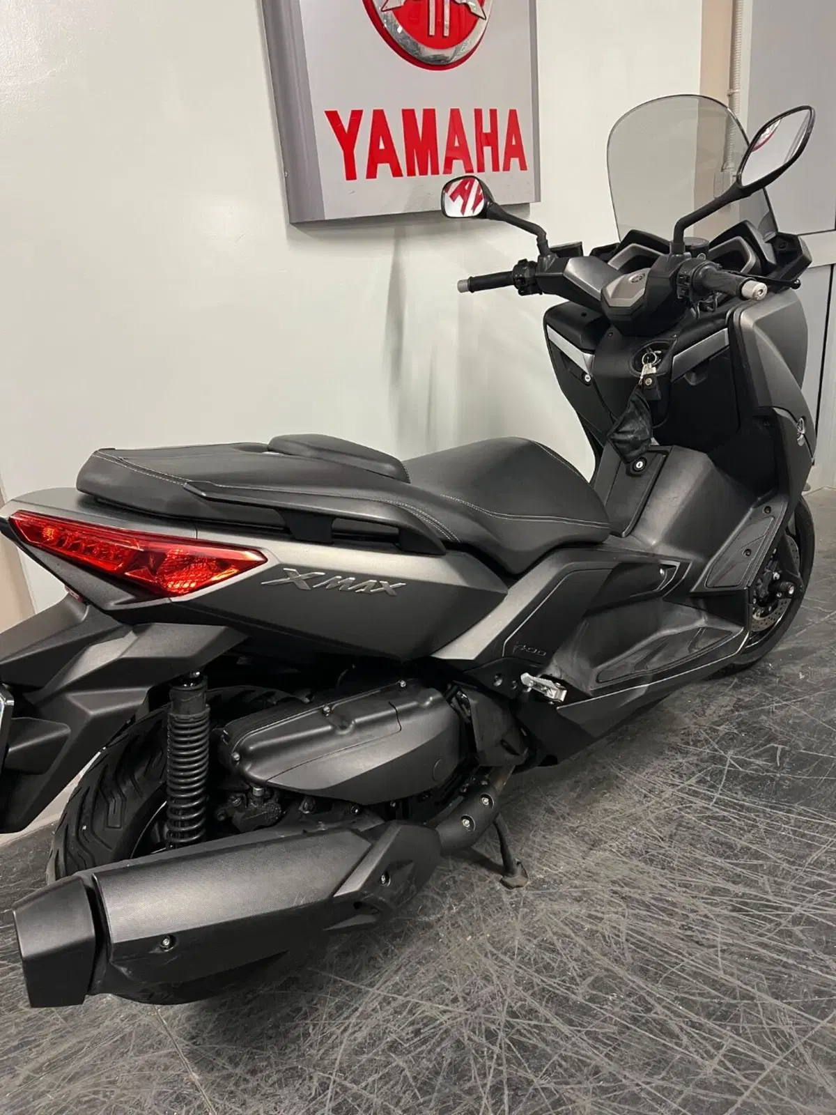 Yamaha X-Max 400 ABS (2013 - 16) (4)