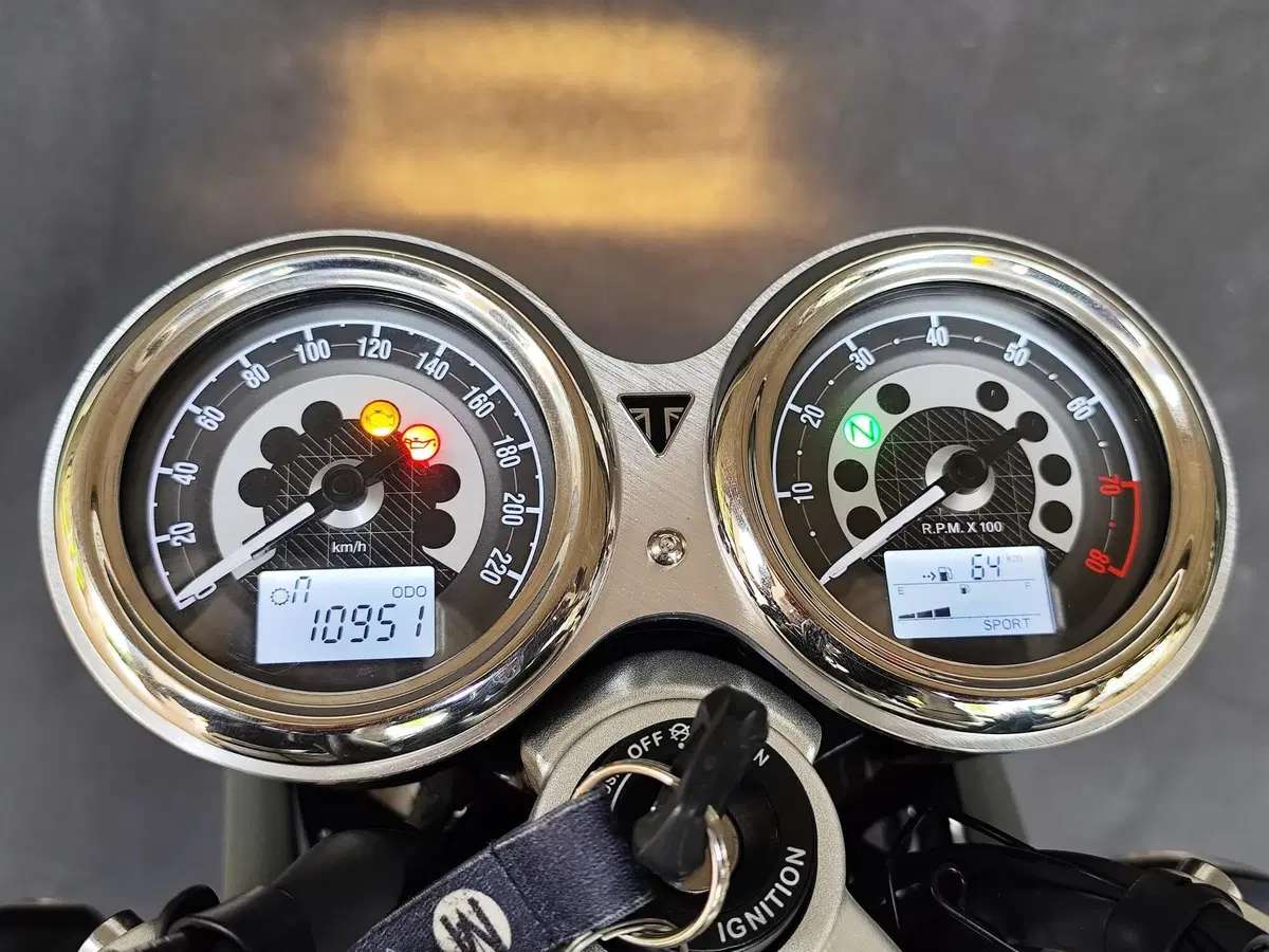 Triumph Speed Twin 1200 (2021 - 24) (5)