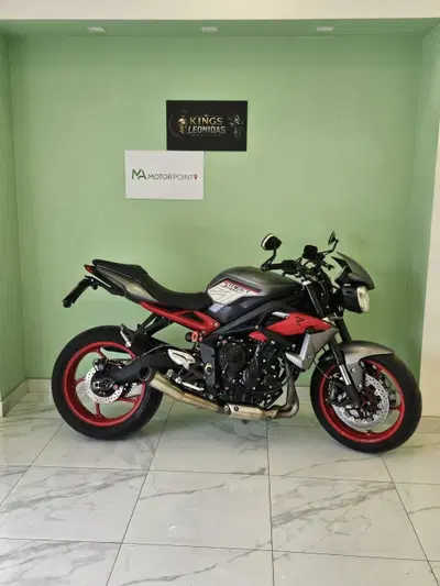 Triumph Street Triple R (2013 - 14) usata
