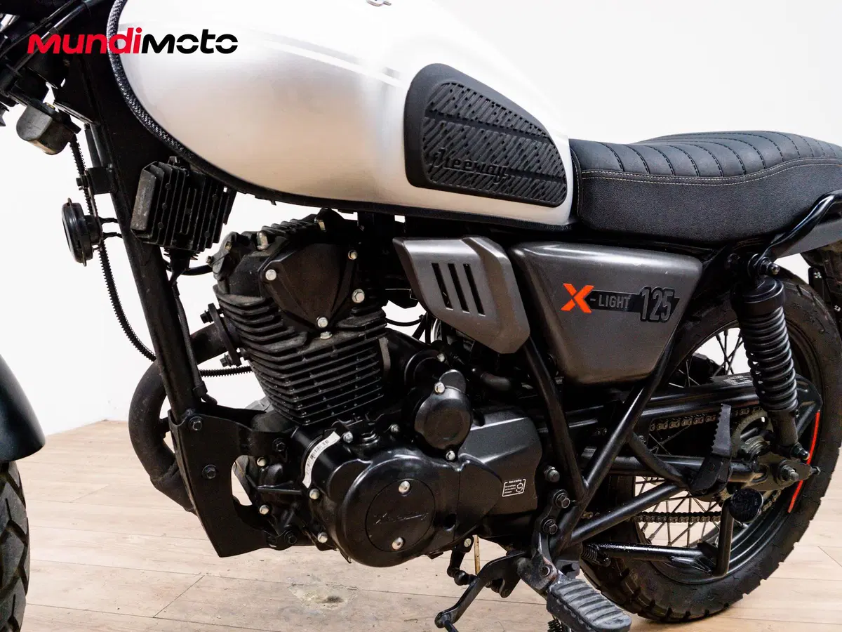 Keeway Motor X-Light 125 (2023 - 26) (9)