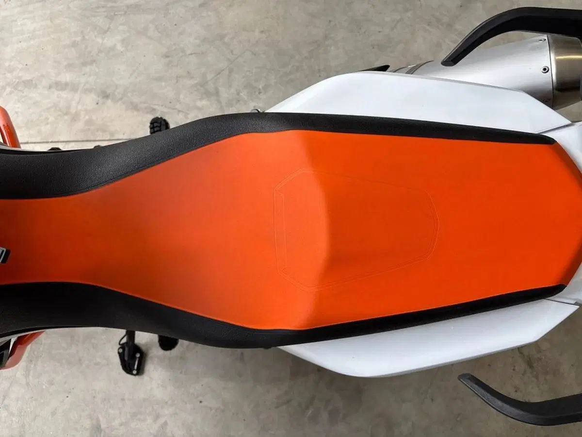KTM 890 SMT (2023 - 25) (9)