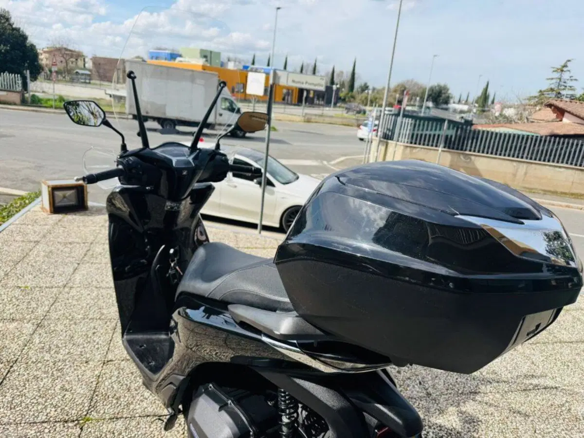 Honda SH 150i (2024 - 25) (9)