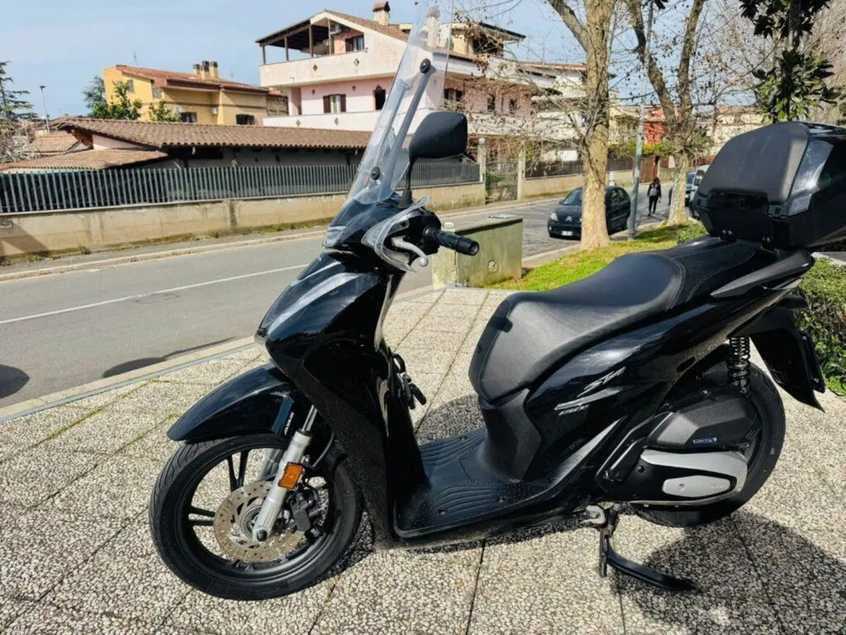 Honda SH 150i (2024 - 25) (12)