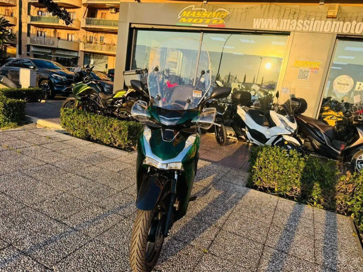 Honda SH 150i Vetro (2024 - 25) (9)