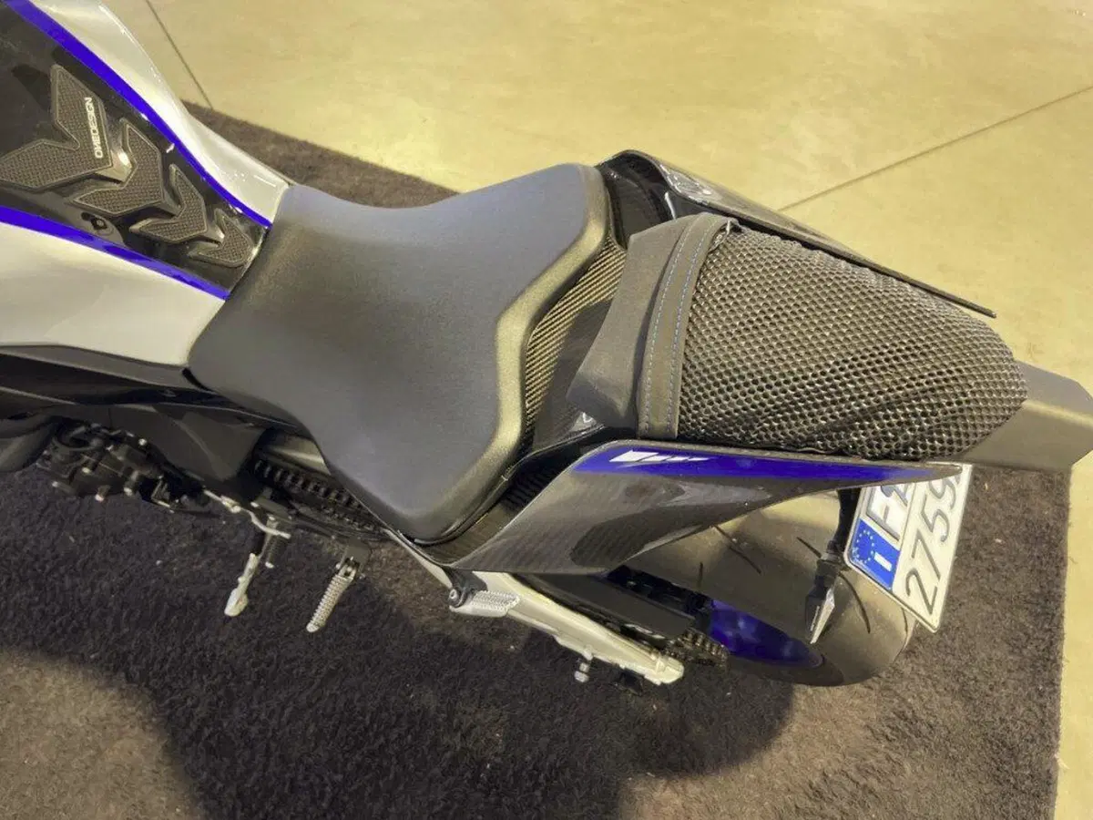 Yamaha YZF R1M (2020 - 25) (5)
