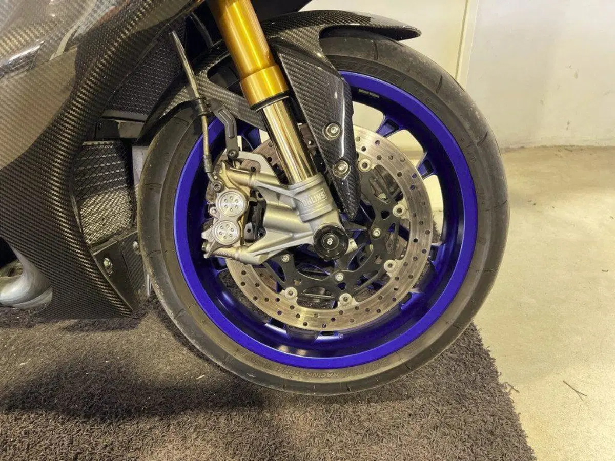 Yamaha YZF R1M (2020 - 25) (8)