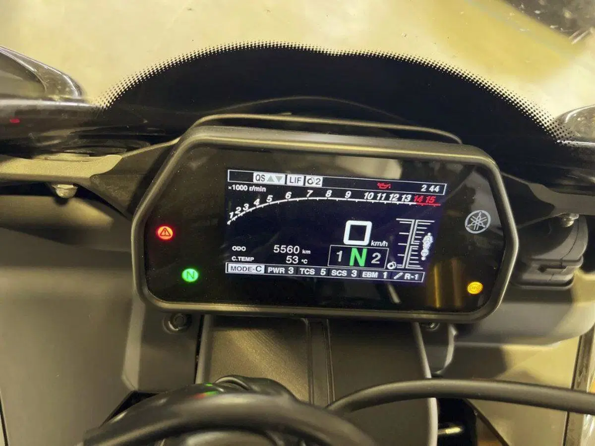 Yamaha YZF R1M (2020 - 25) (6)