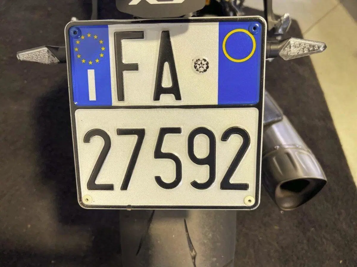 Yamaha YZF R1M (2020 - 25) (11)