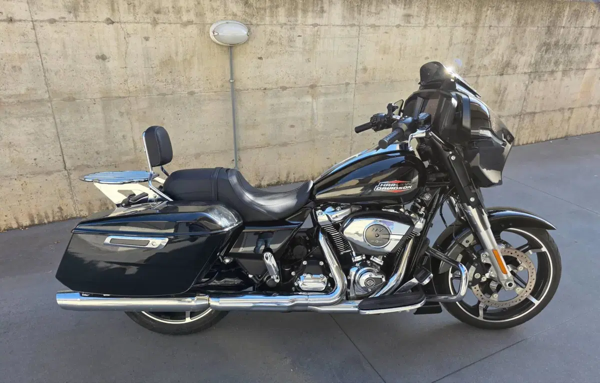 Harley-Davidson Street Glide (2024 - 26) (4)