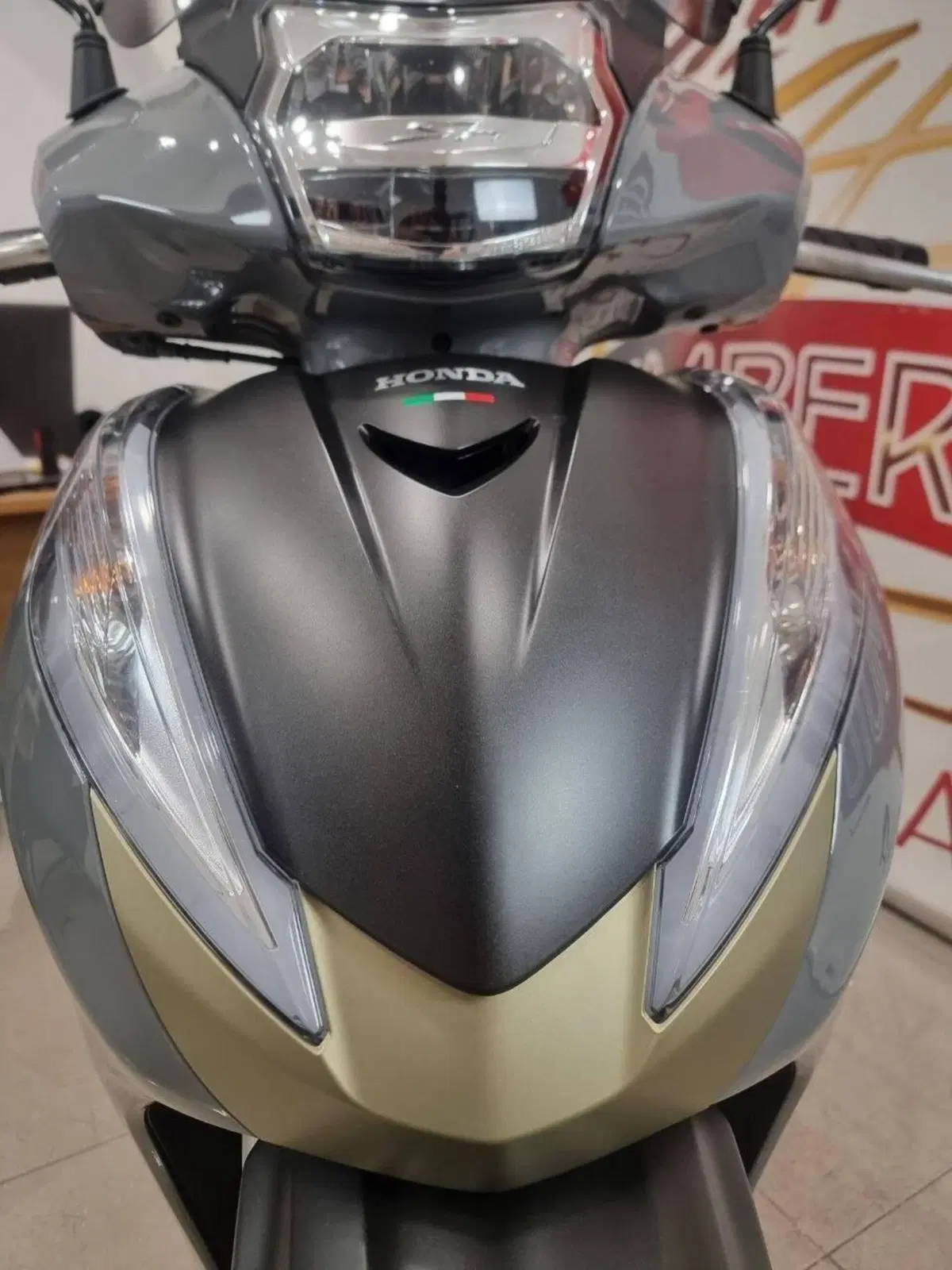 Honda SH 300 i Sport ABS (2018 - 20) (4)