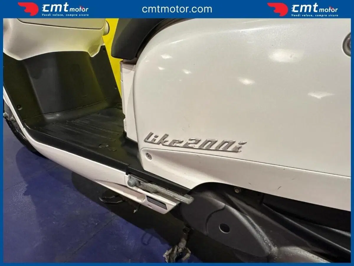 Kymco Like 200i (2009 - 17) (9)
