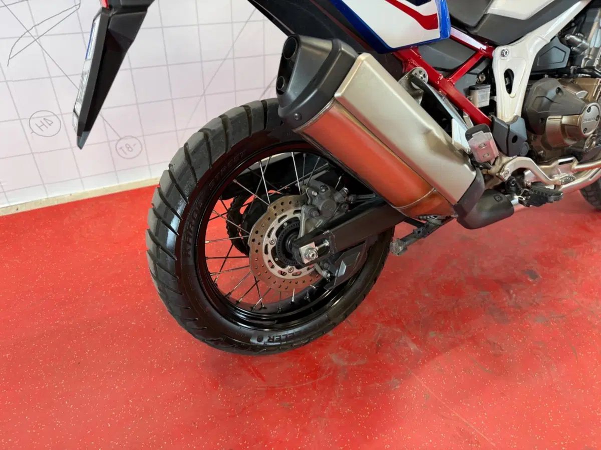 Honda Africa Twin CRF 1100L Urban DCT (2022 - 23) (10)