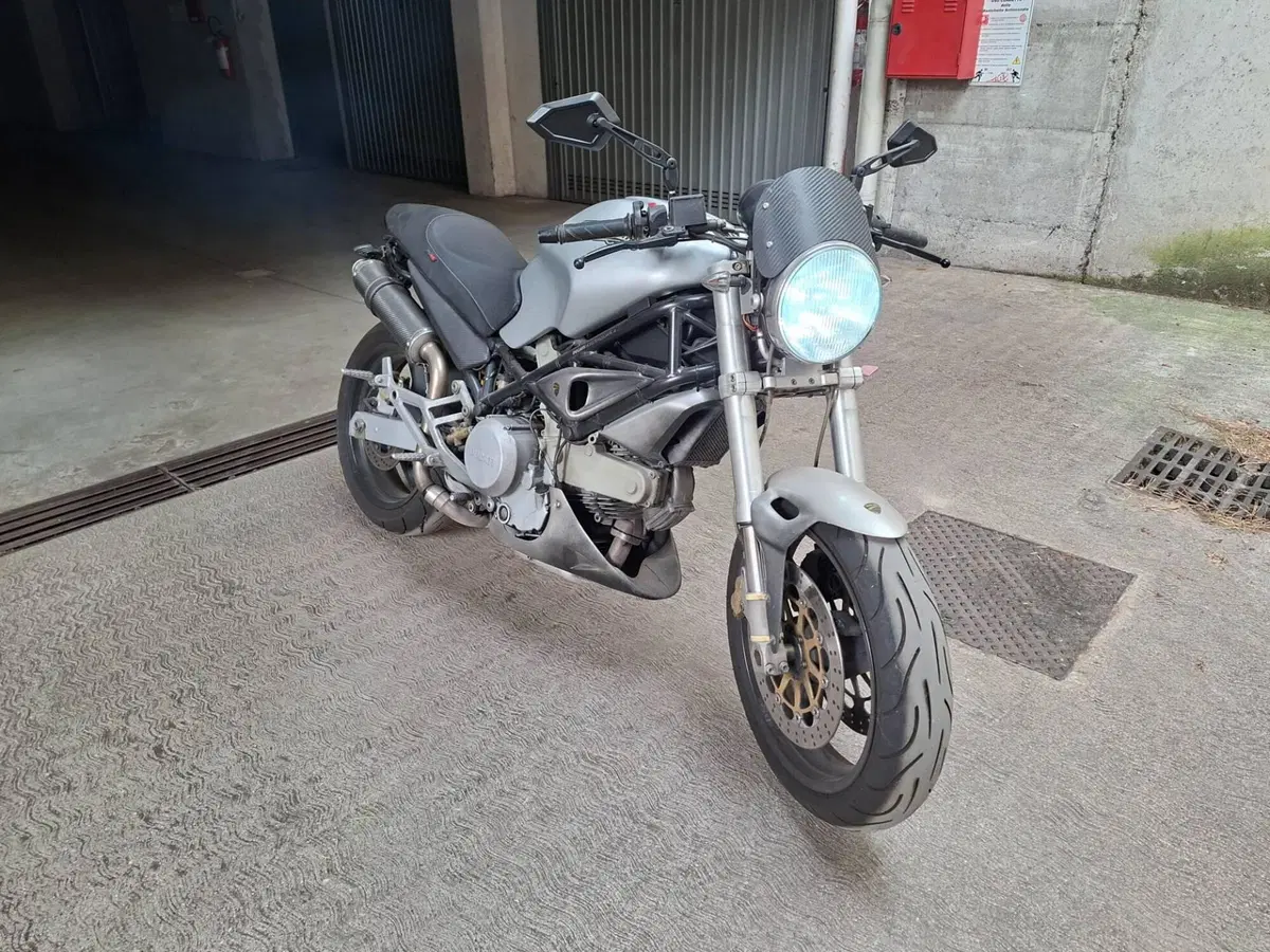 Ducati Monster 620 I.E. Dark (2002)
