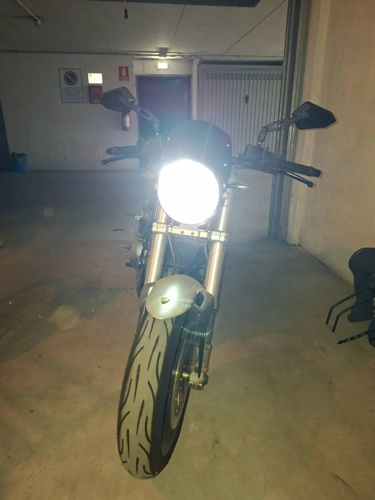 Ducati Monster 620 I.E. Dark (2002) (5)