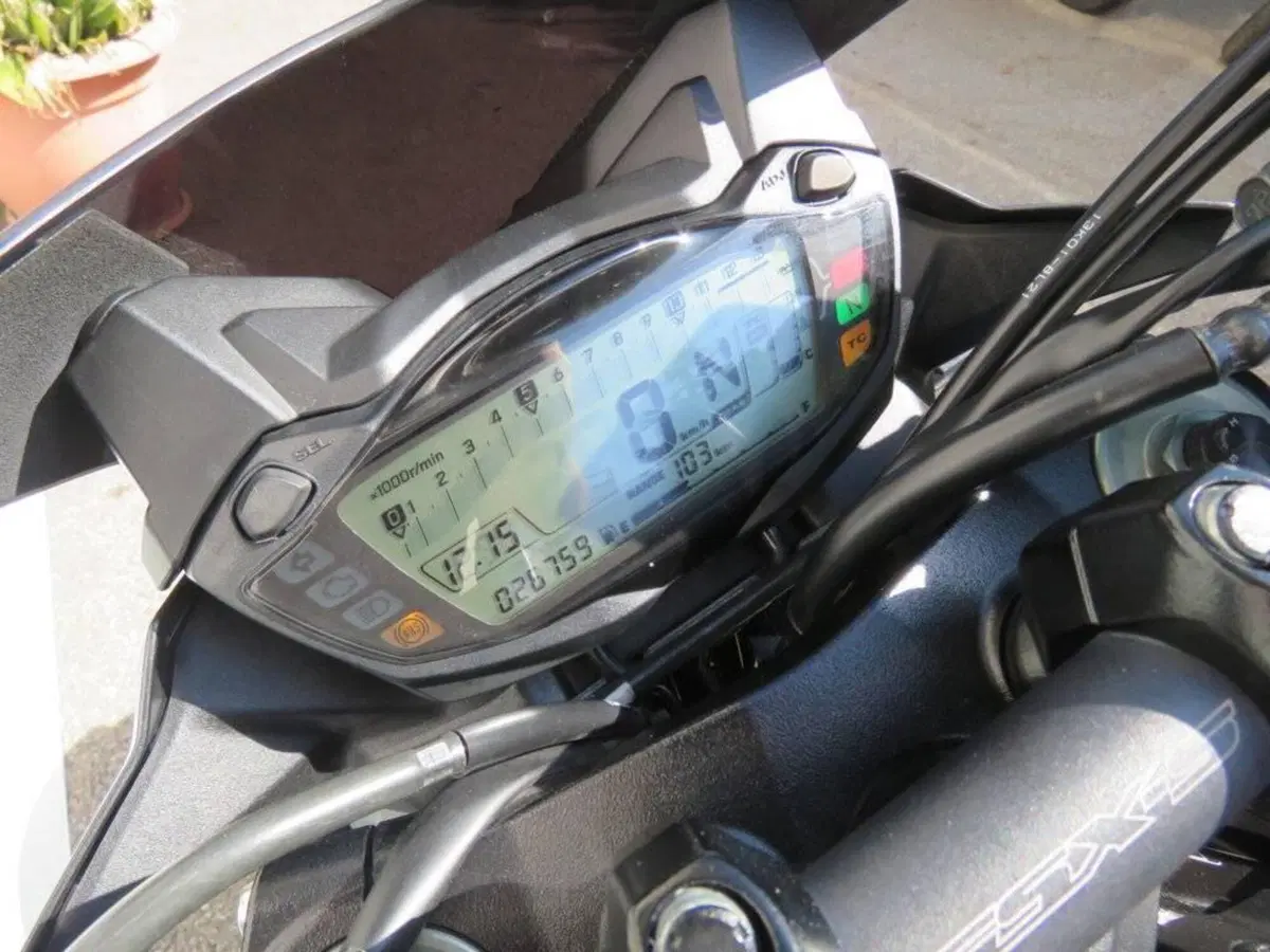 Suzuki GSX S 750 Yugen (2018 - 20) (15)