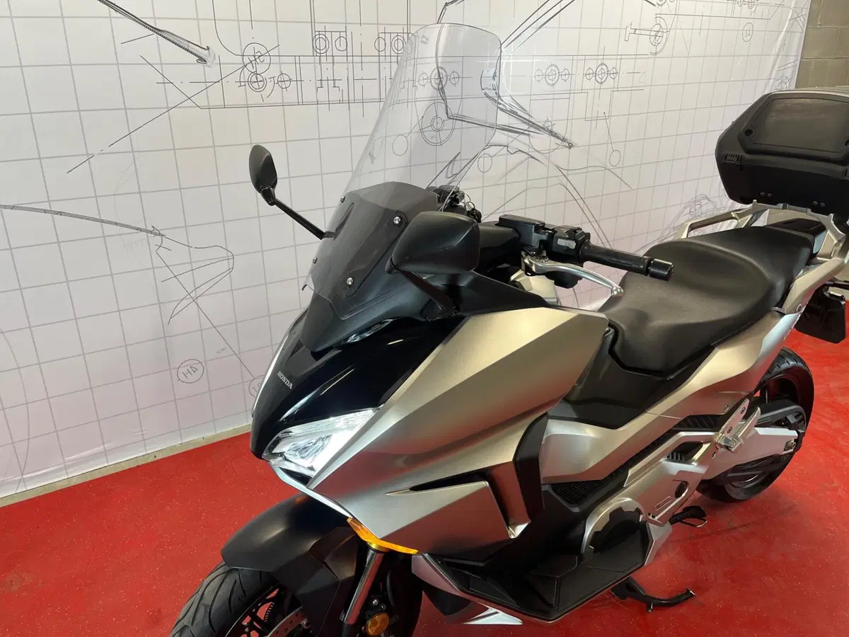 Honda Forza 750 DCT Urban (2021 - 24) (14)