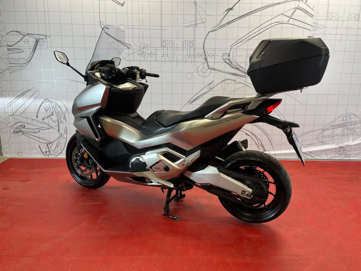Honda Forza 750 DCT Urban (2021 - 24) (6)