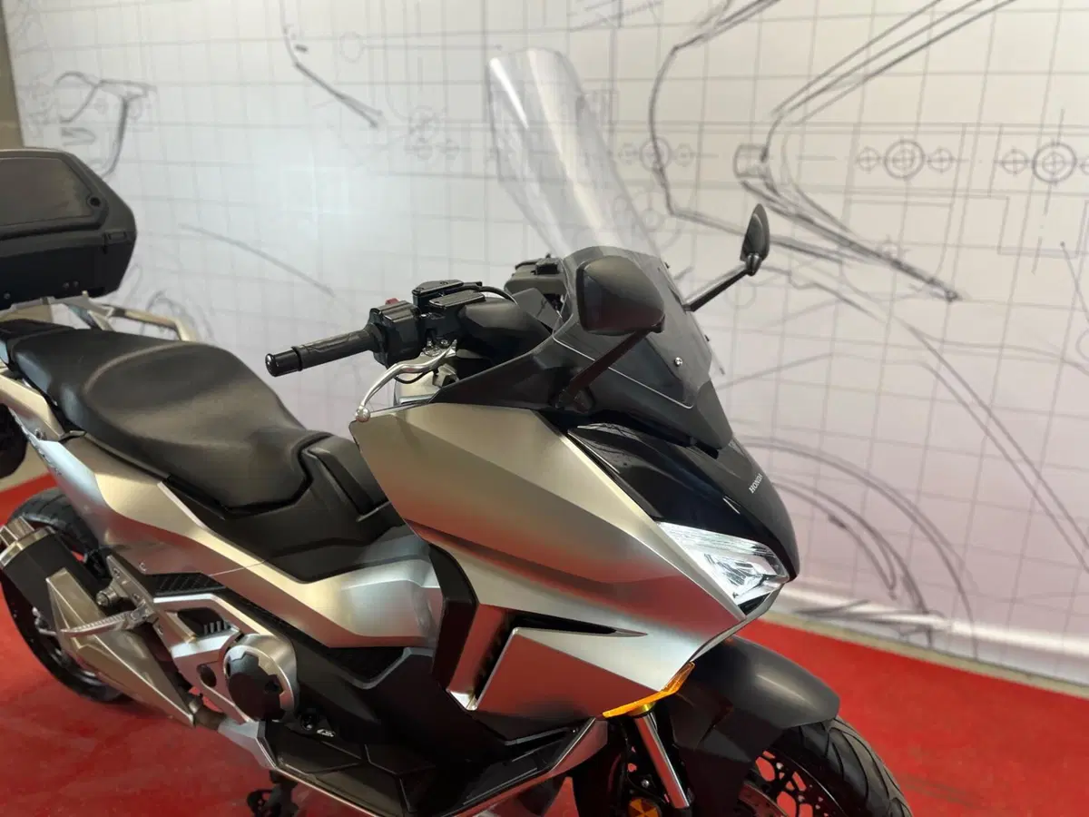 Honda Forza 750 DCT Urban (2021 - 24) (10)