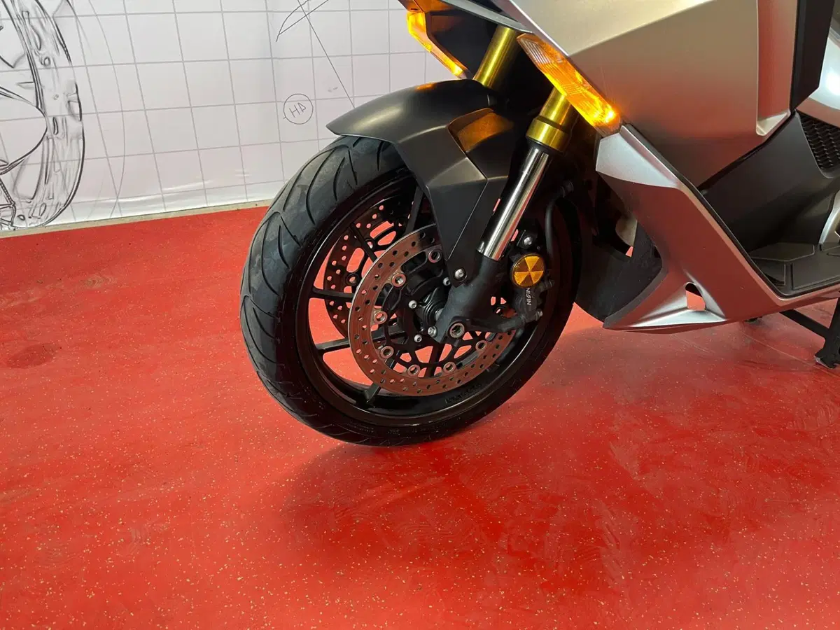 Honda Forza 750 DCT Urban (2021 - 24) (13)