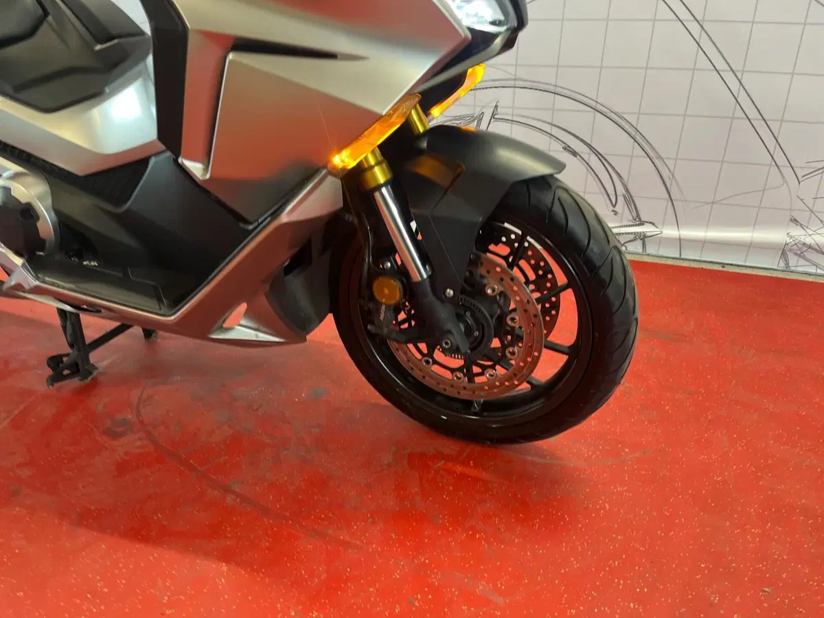 Honda Forza 750 DCT Urban (2021 - 24) (9)