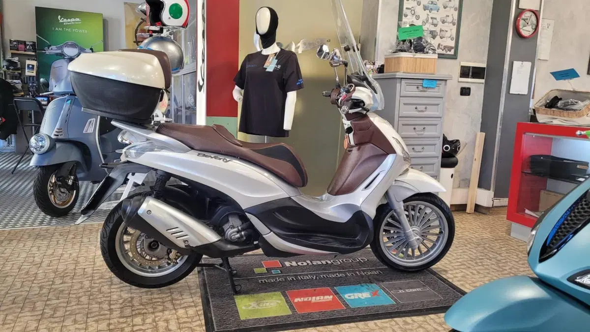 Piaggio Beverly 300 i.e. (2010 - 16)