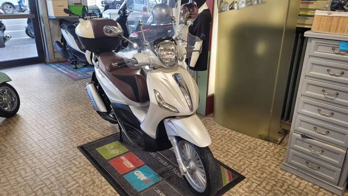 Piaggio Beverly 300 i.e. (2010 - 16) (2)