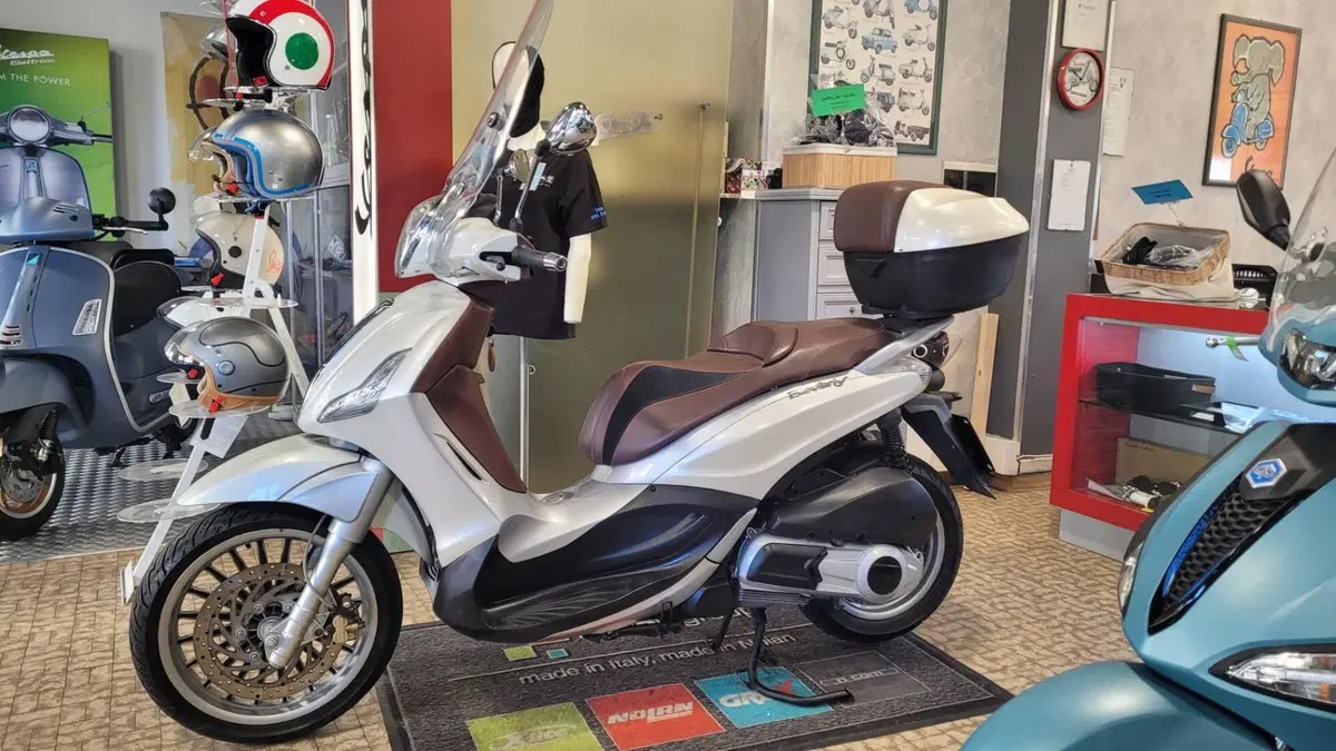 Piaggio Beverly 300 i.e. (2010 - 16) (3)