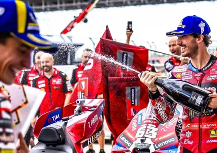 Bagnaia: Non giocherei mai a poker con Marc Marquez
