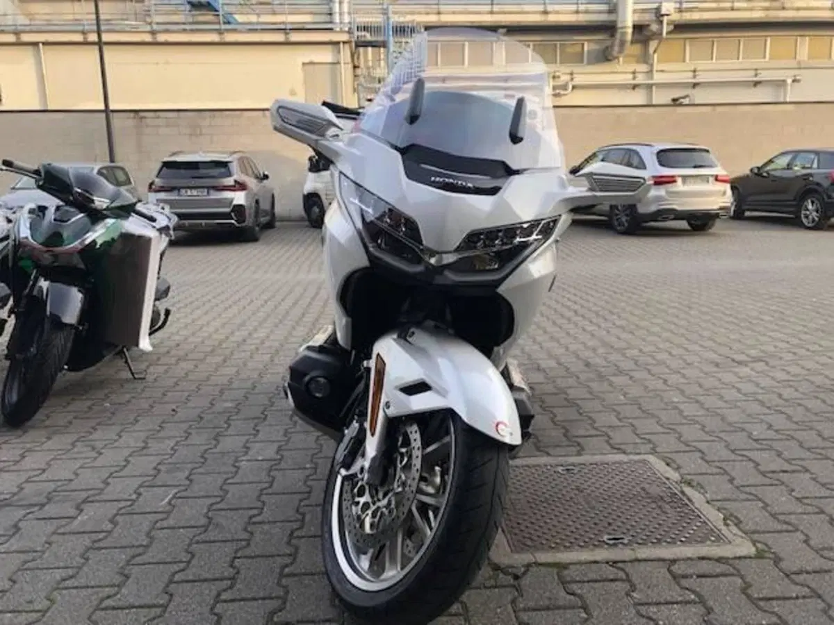 Honda GL 1800 Gold Wing (2018 - 20) (2)