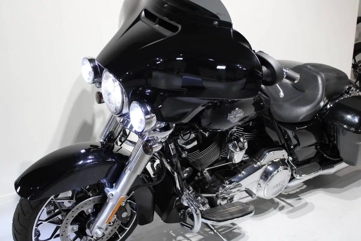 Harley-Davidson Street Glide Special (2021 - 23) (9)