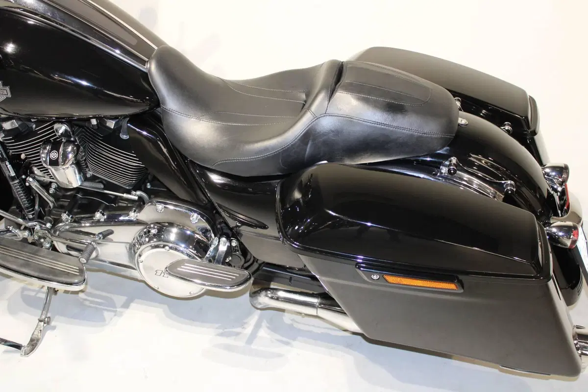 Harley-Davidson Street Glide Special (2021 - 23) (10)
