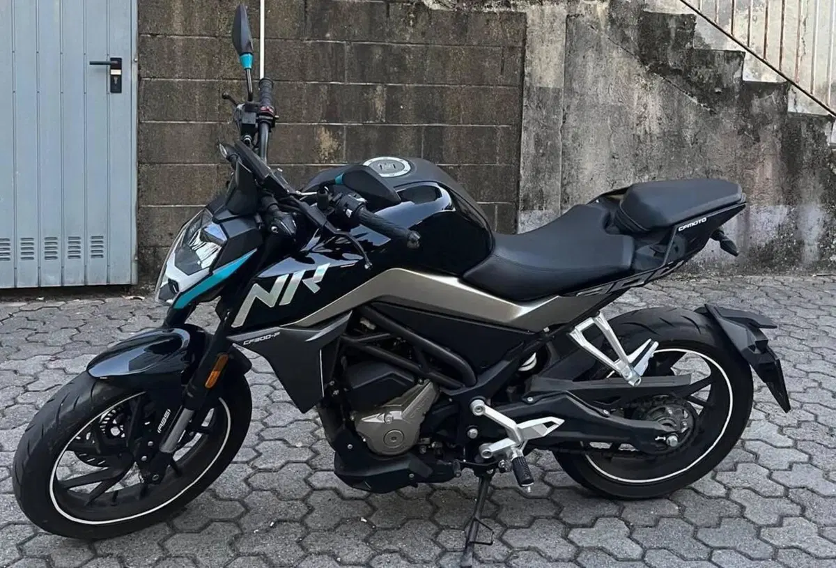 CFMOTO 300NK (2021 - 26)