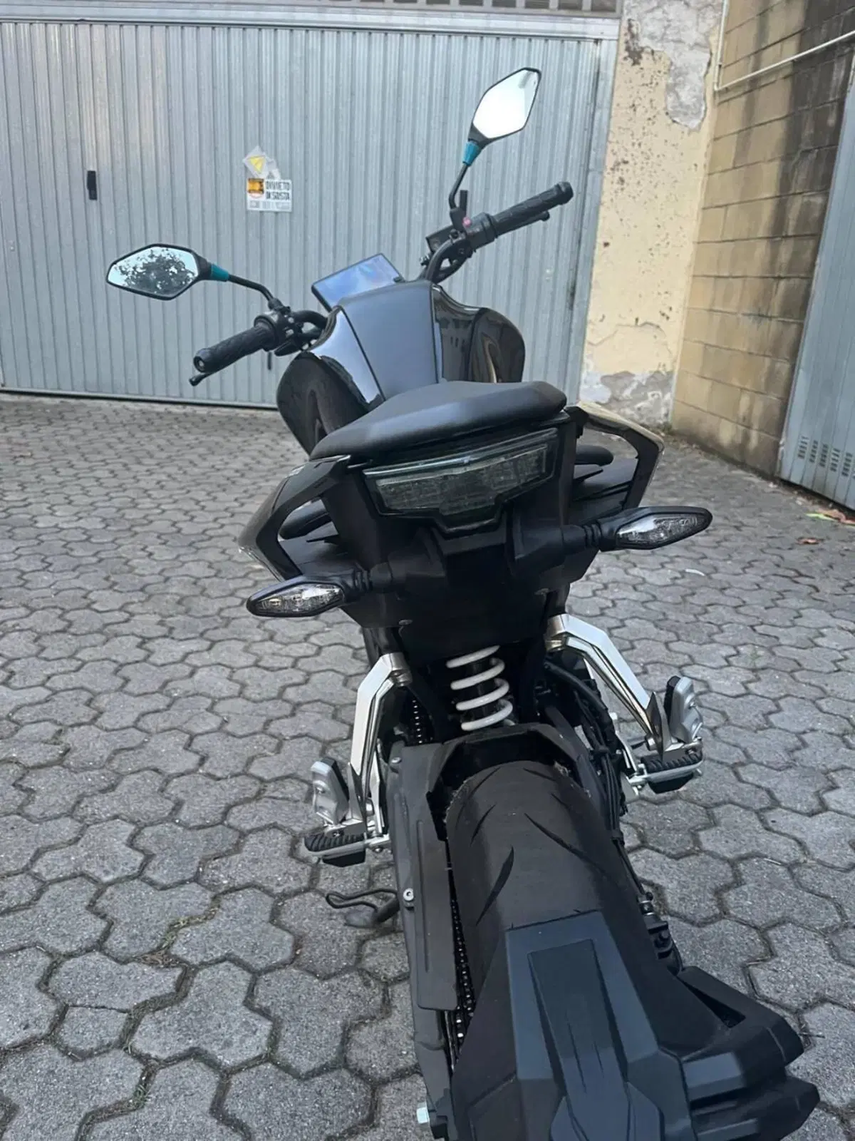 CFMOTO 300NK (2021 - 26) (5)