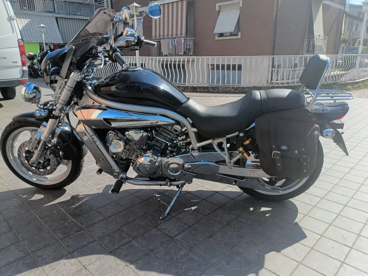 Hyosung Aquila 650 GV (2006 - 16) (2)