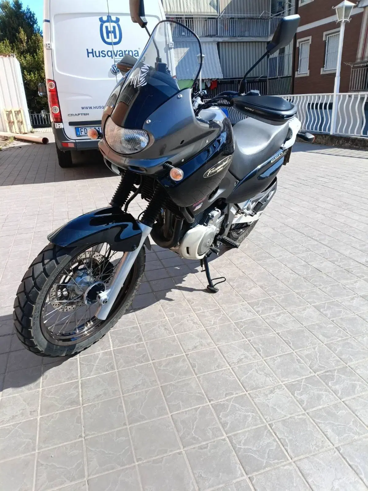 Suzuki XF 650 Freewind (1997 - 03)