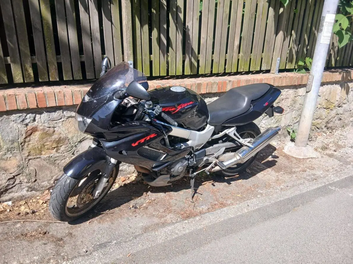 Honda VTR 1000 F Firestorm (2001 - 07) (4)