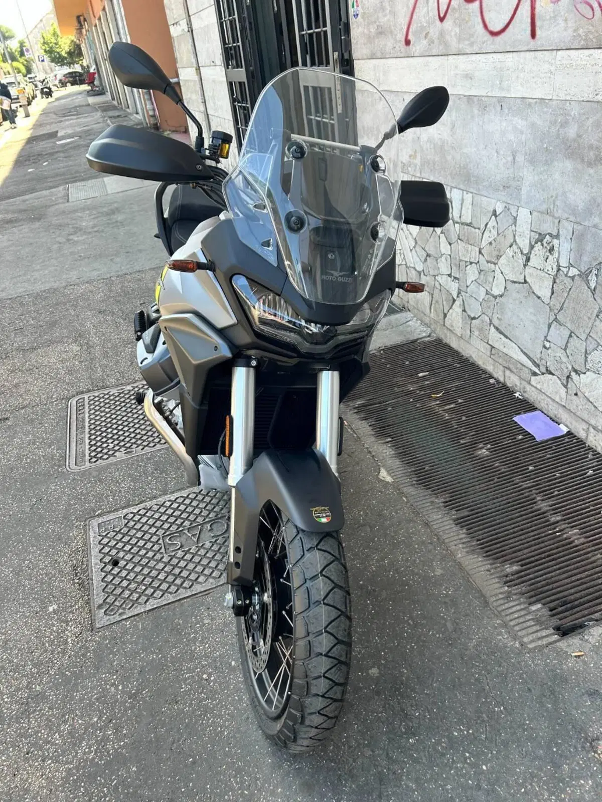 Moto Guzzi Stelvio (2024 - 26) (3)