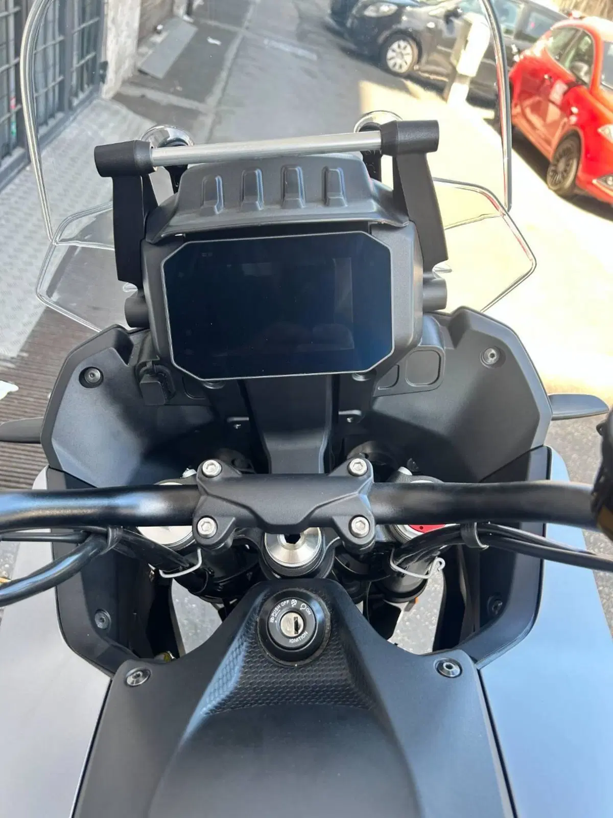 Moto Guzzi Stelvio (2024 - 26) (8)
