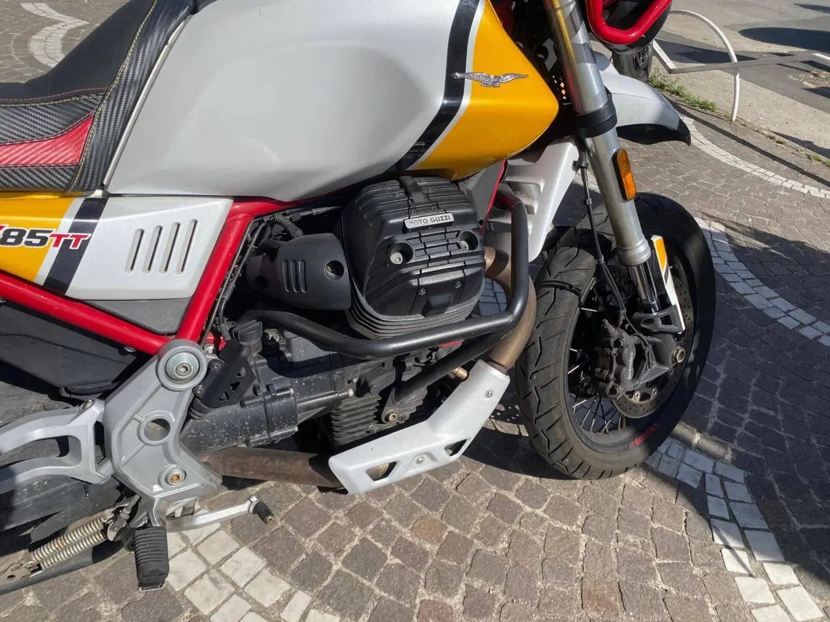 Moto Guzzi V85 TT (2019 - 20) (5)