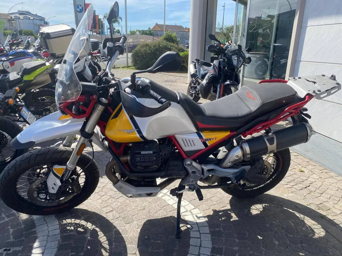 Moto Guzzi V85 TT (2019 - 20) (2)