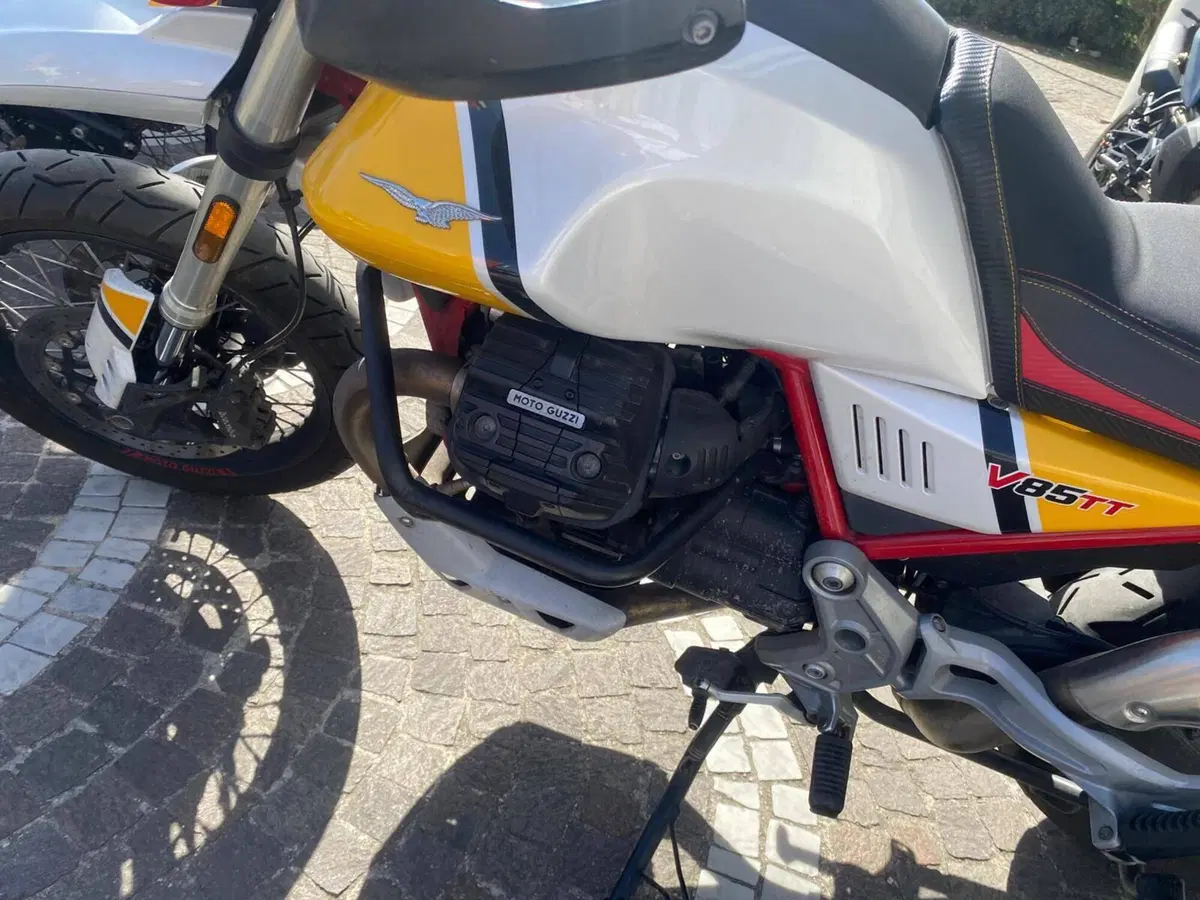 Moto Guzzi V85 TT (2019 - 20) (8)