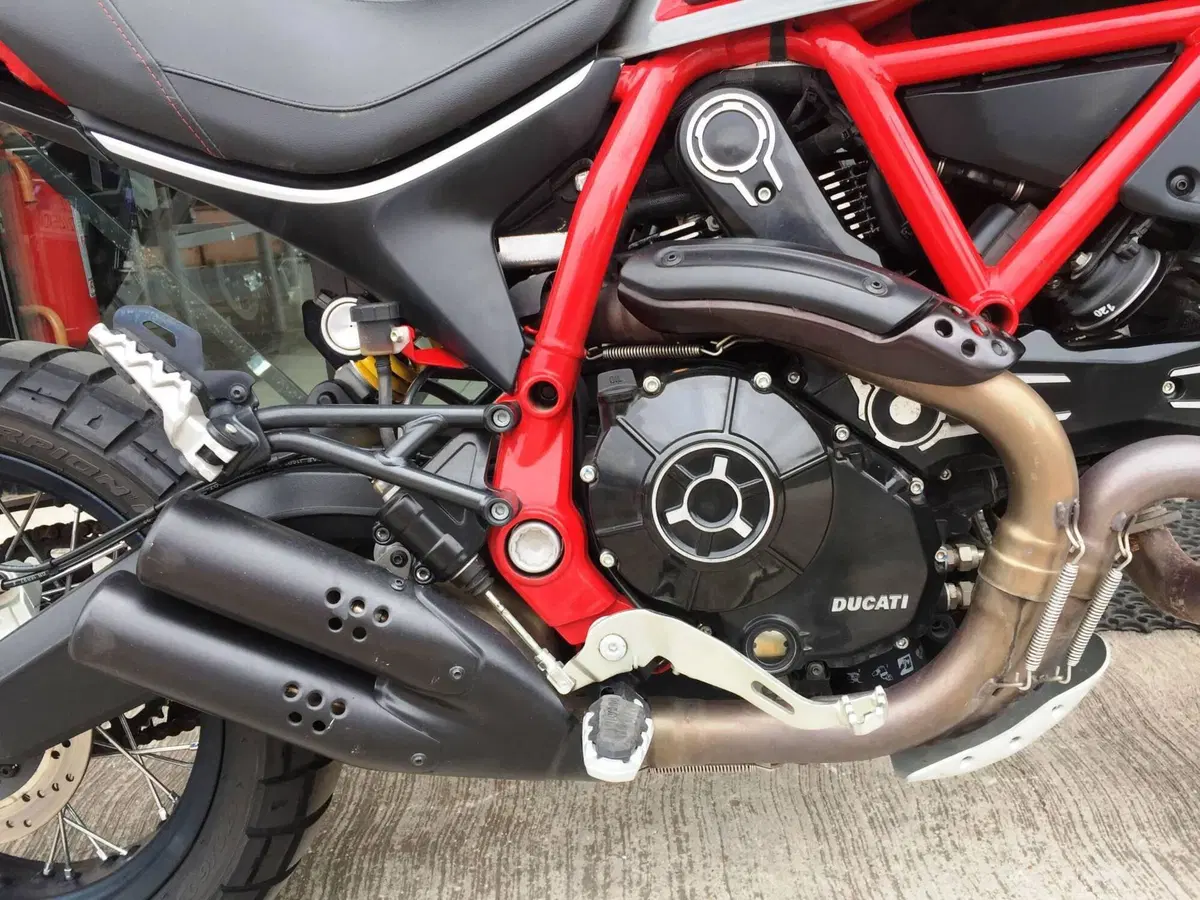 Ducati Scrambler 800 Desert Sled (2017 - 20) (15)