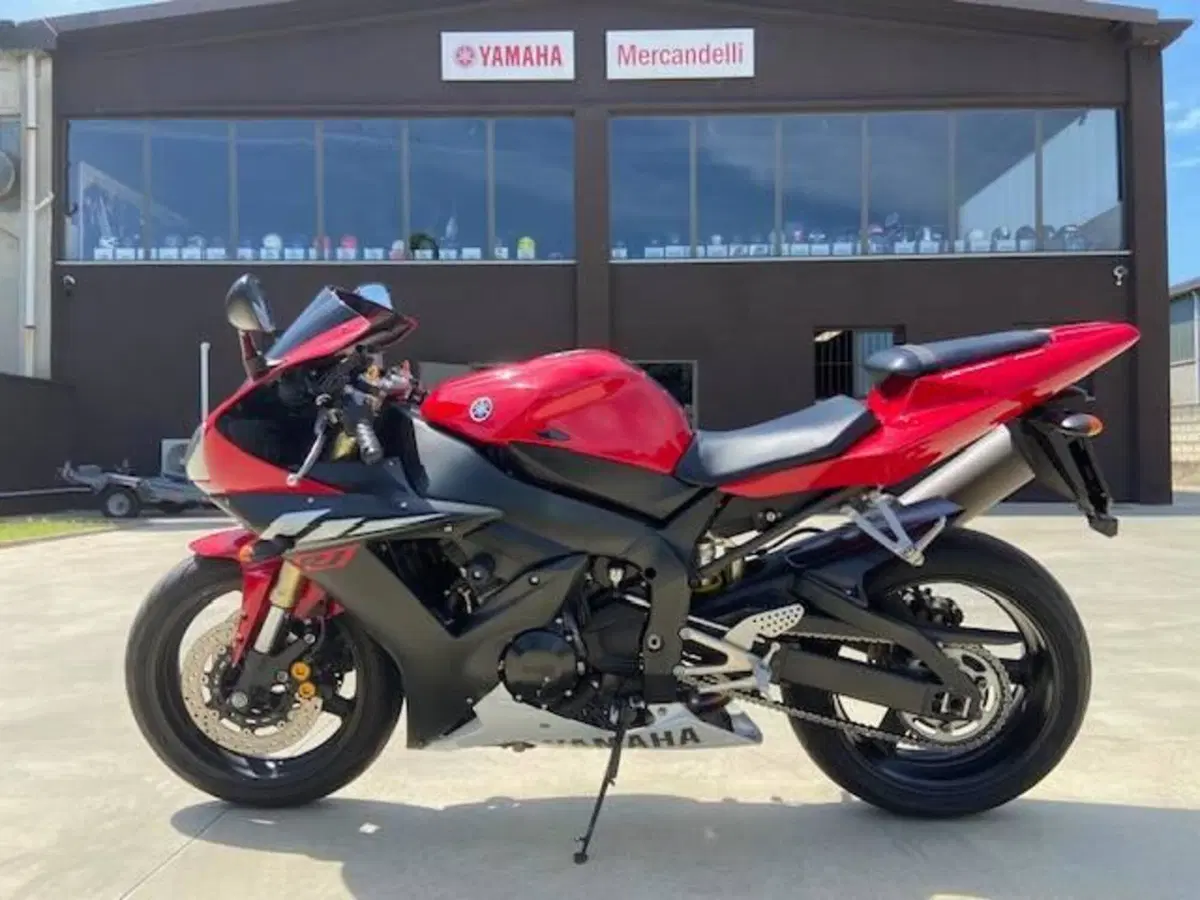Yamaha YZF R1 (2004 - 05)