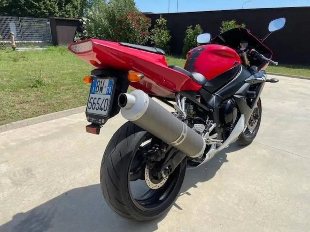 Yamaha YZF R1 (2004 - 05) (5)